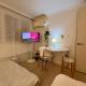 Hongdae OYO Stay, Free luggage keeping, Hongdae Station Green line and Airport train, Soul - Fotografie 4