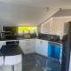 Modern apartment & harbour views, Окленд - Фото 8