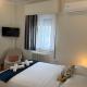 Near Acropolis Sunny Apartment!, Athen - Foto 3