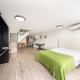 Shanghai Hills & Lotus Home Base near NECC & Hongqiao railway station suitable for Family&Business, Shanghai - Foto 1