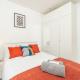 Vibrant 3BR Tottenham Home, private garden WiFi parking free on request, Londýn - Fotografie 9
