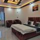 Super Hotel O Saraswati Palace, Ayodhya - Foto 7