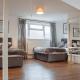 Spacious & Modern 8-Bed Home - Sleeps 13 - Parking Horsforth - Foto 2