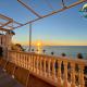 Seafront Townhouse with Stunning Mediterranean Views, pool and garaje, Benalmádena - Fotografie 1