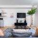 Large Victorian Sleeps 6 by UofT, Toronto