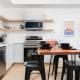 Large Victorian Sleeps 6 by UofT, Toronto (photo 7)