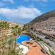Cozy 2 bedroom apartment with pool view and 2 bathrooms in Los Cristianos
