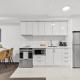2BR Apt with Parking in Prime Spot Zodiak Stays, Окленд - Фото 7