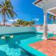 Charming 3BR Villa w Private Pool in Pelican Key