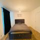 Beautiful King Sized En-suite Room - Anderson Home, Dagenham Dock - Photo 2