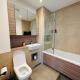 Beautiful King Sized En-suite Room - Anderson Home, Dagenham Dock - Photo 7