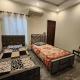 House Portion with One Bedroom in Johar Town Lahore - Foto 1