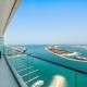 Luxury 2BR Apt with Pool, Gym & Sea Views, Dubaj - Fotografie 6