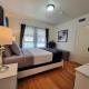 Perfectly located Pico Robertson 3 bedroom apartment Walk to restaurants WIFI TV Game Console Parking 5 minutes to Rodeo Drive, Los Angeles - Zdjęcie 10
