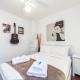 Chic Sun-Filled 1 BDR Apt with Private Terrace, Londýn - Fotografie 7