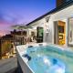 The California - On Top of San Diego in a Hot Tub, San Diego - Fotografie 1