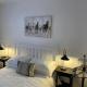 Beautiful six bedroom townhouse citybreak close to city centre