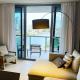 Live Miami apartment with beach and near the mall, Abbeyville