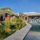 Stunning 4 Bed, Butler Service, Security, Central Seminyak - Photo 1