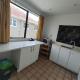 6 Beds including 4 Double Beds and 2 Single Sofa Beds Serviced Chalet B, Окленд - Фото 10