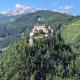 Haus Biechl mit Blick auf die Burg Hohenwerfen