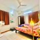 Serene Guest House ll 2 Ac Rooms ll WiFi ll Tv ll Garden, Khandala - Foto 10