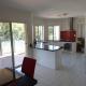Modern Home - 10 Guests - 5 Bedrooms and Pool, Bundamba (foto 9)