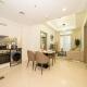 Magnificent Canal View 2 Bhk 6 pax, Dubai (photo 5)