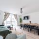 Arte Stays Serviced Houses Stratford - 3 Bedrooms 2 Bathrooms Houses London, Stratford, Maryland, Free Parking, Garden, Weekly or Monthly Stays - up to 8 guests, Londyn (zdjęcie 4)