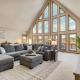 Apple Valley Home, Shared Golf Course On-Site, Mount Vernon