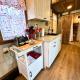 3 Tiny Town Romantic tiny home Animals Fire Pit by Vacation Your Way, Hico (zdjęcie 6)