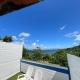 Grand studio avec terrasse, vue mer, Les Trois-Îlets