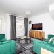 Greenwood by Alt-Stay - 4 Bed Contractor and Relocation Accommodation Wakefield with Master Ensuite, TVs in Bedrooms, Parking, Garden, Open Plan Kitchen Diner and Wi Fi - Long Stay ready with Weekly and Monthly Rates, Oakenshaw