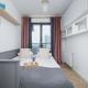 Modern and Bright Apartment with Air Conditioning & Parking by Noclegi Renters Cracovia - Foto 4