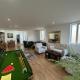 North London A spacious 7 bedroom house accommodating up to 18 people complete with own gym and table tennis, Londyn - Zdjęcie 7