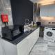 Three bedrooms Luxury City Centre Home Belfast - Photo 8