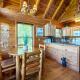 Private & Cozy Mountain View Cabin, Hot tub & 2Kings Sevierville - Foto 10