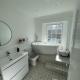 Centrally located flat in Kelso - Photo 4