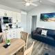 Beachy Getaway- Comfy Beds & Common Space for Groups