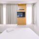 Modern and Comfort 2BR Transpark Cibubur Apartment By Travelio, Depok - Fotografie 9