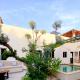 Elegant Marrakech Villa with Optional Heated Pool for Ultimate Relaxation, Touggana