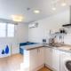 Modern house across from Sinsa Garosu-gil, internet TV, parking available, Seúl - Foto 7