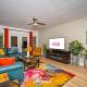 Color Pop by the Pool!, Lago Vista (photo 10)