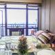 Cozy Apartment on the 56th Floor with balcony and great view FREE use of pools sauna and sunbathing, Manila - Fotografie 1