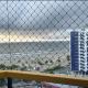 BRISA DO MAR,Com ar condicionado wi-fi NET FLIX, GLOBO PLAY A 50 metros da Praia do Ocian 1 Dormitório hospeda até 6 pessoas Não Fornecemos ROUPAS DE CAMA E BANHO Com 1 vaga de Garagem, Praia Grande - Foto 4