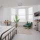 Kitchenette Wm Sofa Bed Ensuite Parking