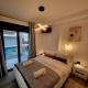 Dual Delights- Romantic Jacuzzi Suite and Spacious Family Apartment-Metro station 180m, Athen - Foto 4