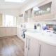 Exceptional Two-Bedroom Accommodation in Central Whitby with Parking and Stunning Views - Foto 3