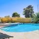 Pool & Hot Tub! Centrally Located, Less Than 3 Miles to The Strip!, Las Vegas - Photo 10
