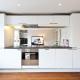 1 Bedroom Apartment w Terrace, London - Photo 5